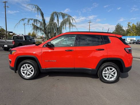 Used 2018 Jeep Compass Sport AWD/4WD image 4