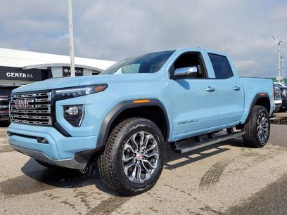 New 2025 GMC Canyon Denali