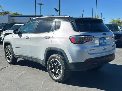 Used 2024 Jeep Compass Trailhawk AWD/4WD image 7