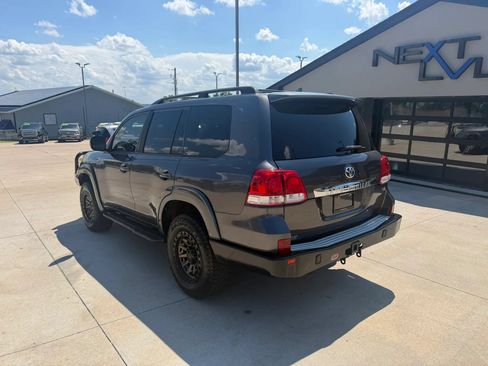 Used 2011 Toyota Land Cruiser w/ Upgrade Pkg AWD/4WD image 7
