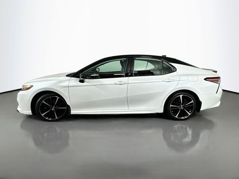 Certified 2019 Toyota Camry XSE FWD image 4