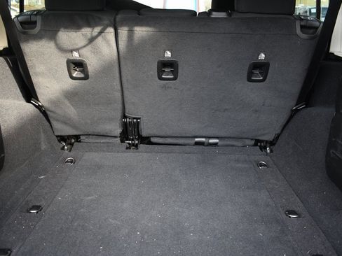 Used 2023 Jeep Wrangler Willys image 33