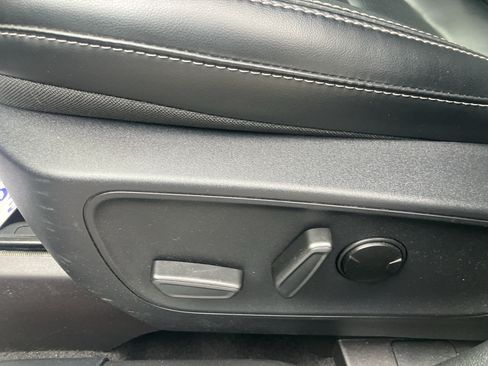 Certified 2025 Ford Escape Platinum AWD/4WD image 20