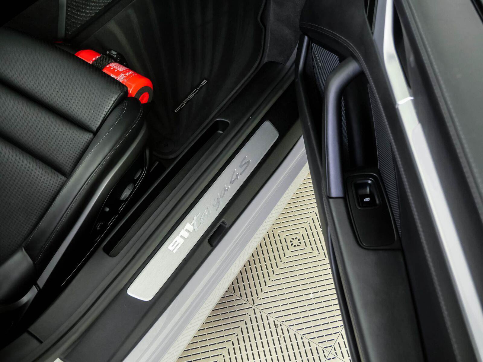 Certified 2021 Porsche 911 AWD/4WD image 19