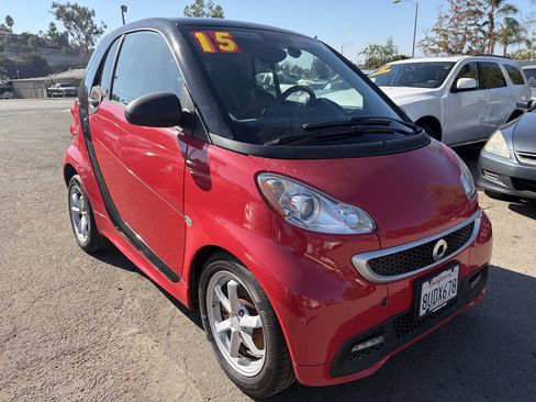 Used 2015 smart fortwo passion image 1