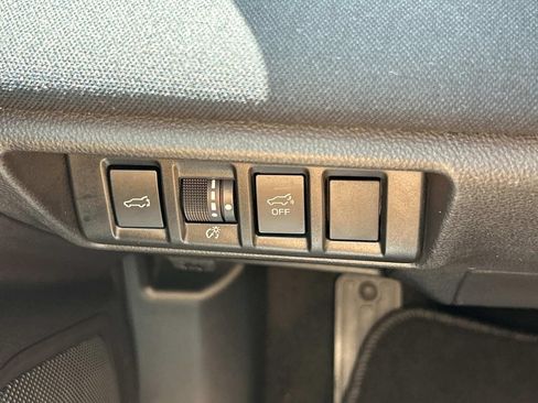 Used 2023 Subaru Outback Premium AWD/4WD image 30