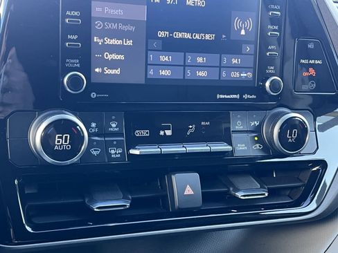 Used 2021 Toyota Highlander LE image 20