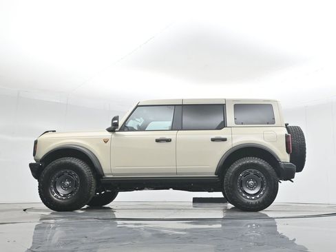 New 2025 Ford Bronco Badlands image 50