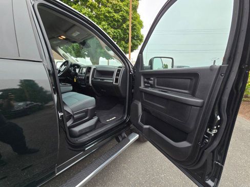 Used 2017 RAM 2500 Tradesman w/ Chrome Appearance Group image 10