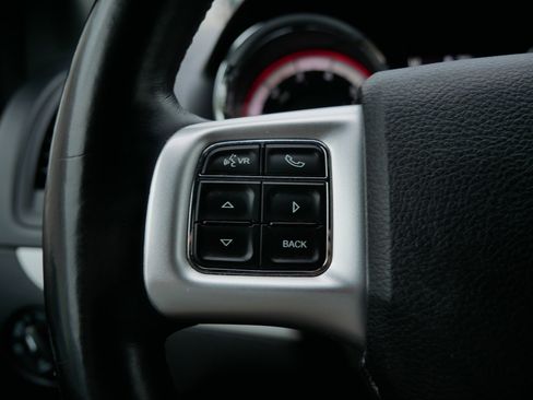 Used 2018 Dodge Grand Caravan GT FWD image 28