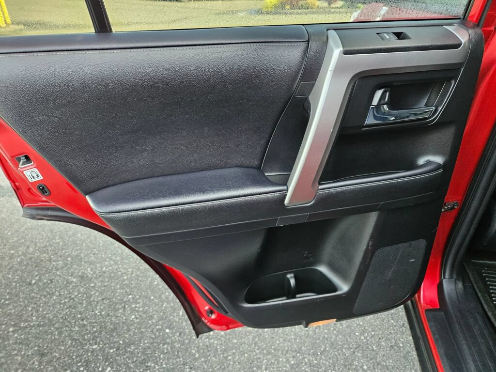 Used 2022 Toyota 4Runner SR5 AWD/4WD image 16