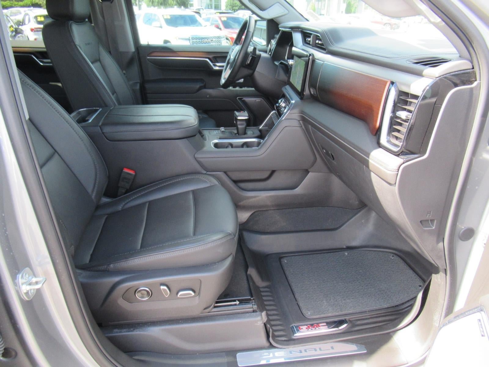 Used 2025 GMC Sierra 1500 Denali w/ Denali Reserve Package AWD/4WD image 13