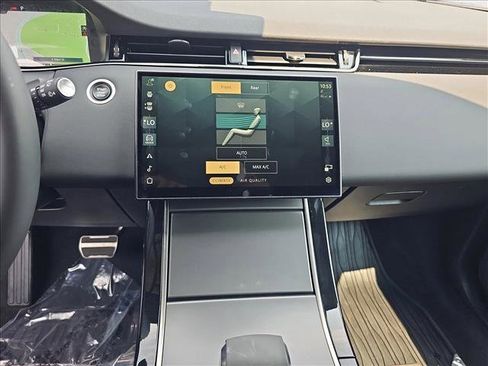 Used 2024 Land Rover Range Rover Evoque Dynamic SE image 21