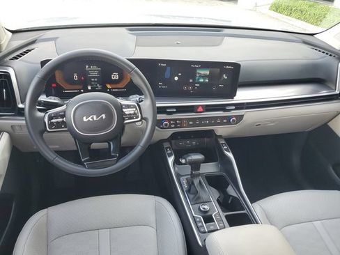 Used 2024 Kia Sorento S w/ Panoramic Sunroof Package FWD image 12