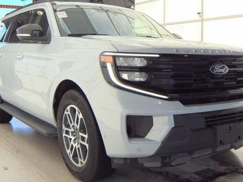 Used 2025 Ford Expedition Max Active image 2