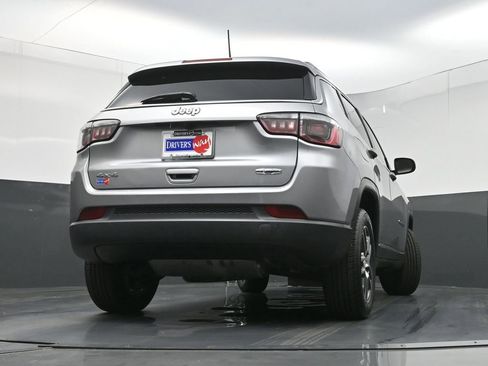 Used 2018 Jeep Compass Latitude w/ Popular Equipment Group image 27