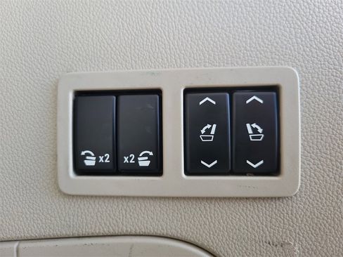 Used 2019 Cadillac Escalade Luxury image 7