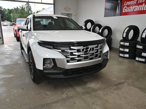 Used 2023 Hyundai Santa Cruz SEL AWD/4WD image 3