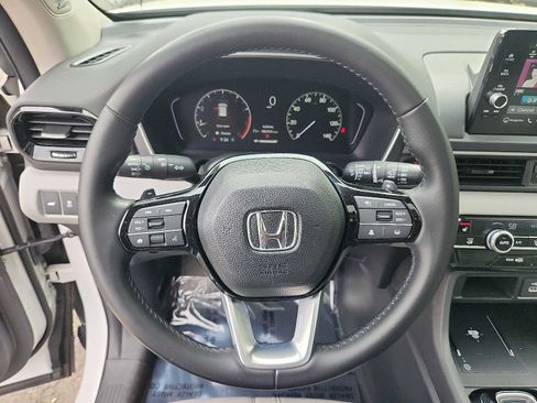 Certified 2023 Honda Pilot Touring image 19