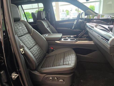 Used 2025 Cadillac Escalade V AWD/4WD image 52