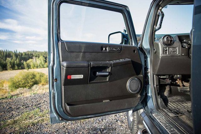 Used 2005 HUMMER H2 w/ Preferred Equipment Group AWD/4WD image 47