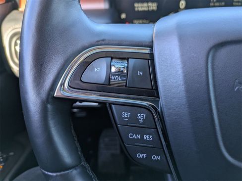 Used 2022 Lincoln Nautilus Reserve image 18