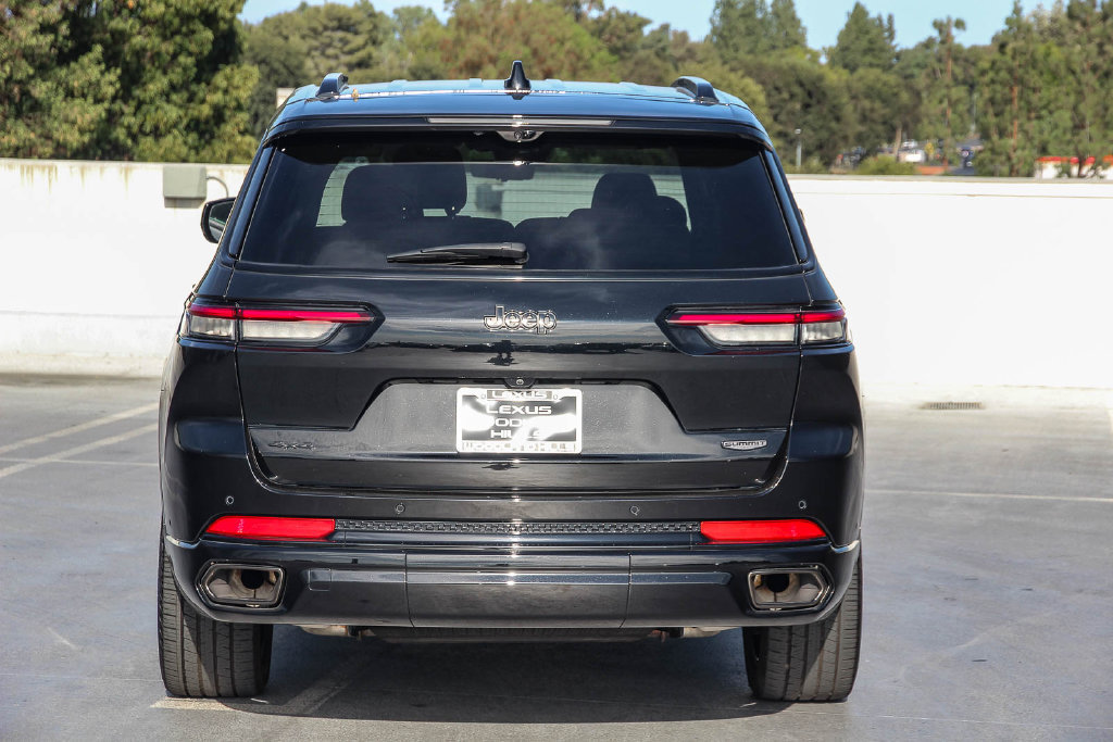 Used 2025 Jeep Grand Cherokee L Summit AWD/4WD image 5
