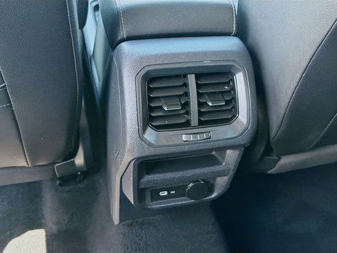 Used 2023 Volkswagen Tiguan SE image 22