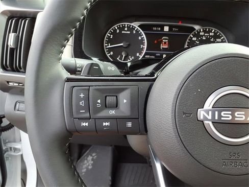 Used 2025 Nissan Pathfinder SL w/ SL Premium Package image 9