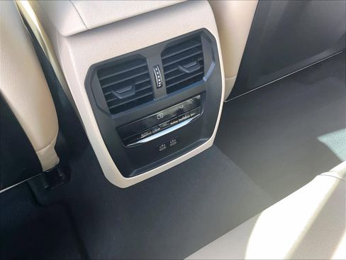 Used 2025 BMW 330i Sedan w/ M Sport Package RWD image 34