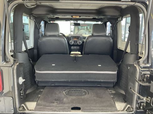 Used 2015 Jeep Wrangler Rubicon image 18