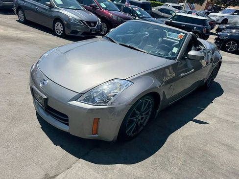 Used 2007 Nissan 350Z Touring image 5