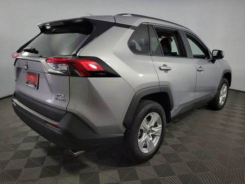 Used 2021 Toyota RAV4 XLE w/ Convenience Package image 8