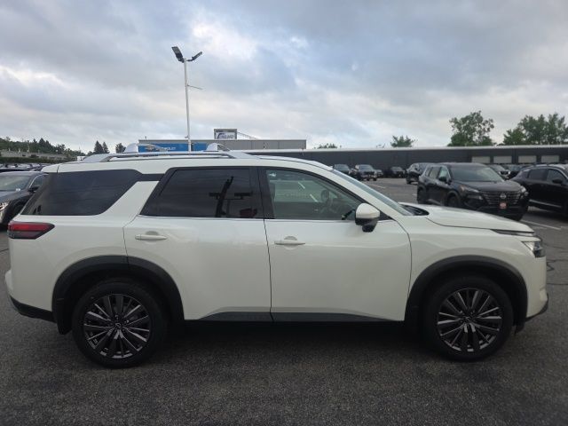 Used 2023 Nissan Pathfinder SL w/ SL Premium Package AWD/4WD image 4