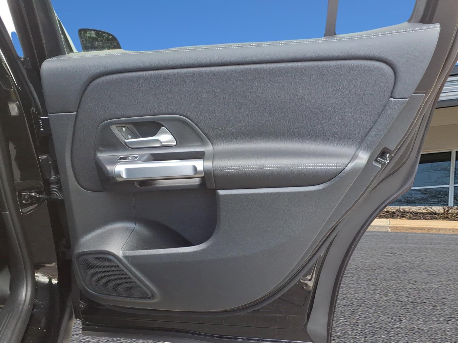 Certified 2025 Mercedes-Benz GLB 250 4MATIC image 27