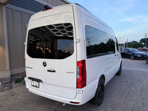 Used 2024 Mercedes-Benz Sprinter 2500 image 25