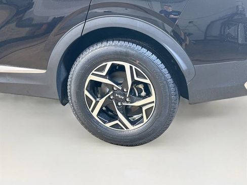 Used 2023 Kia Sportage LX AWD/4WD image 5
