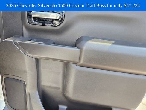 Used 2025 Chevrolet Silverado 1500 Custom Trail Boss w/ LPO, Dark Essentials Package AWD/4WD image 10