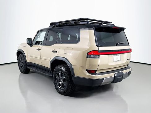 Used 2024 Lexus GX 550 AWD/4WD image 7
