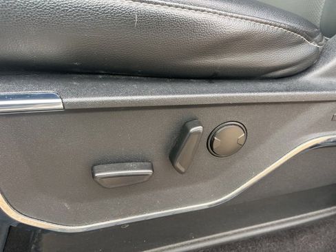 Used 2022 Ford F150 Lariat w/ Equipment Group 501A Mid image 19