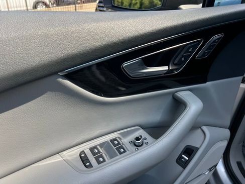 Used 2018 Audi Q7 3.0T Prestige w/ Prestige Package image 12