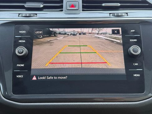 Used 2021 Volkswagen Tiguan SE R-Line image 40
