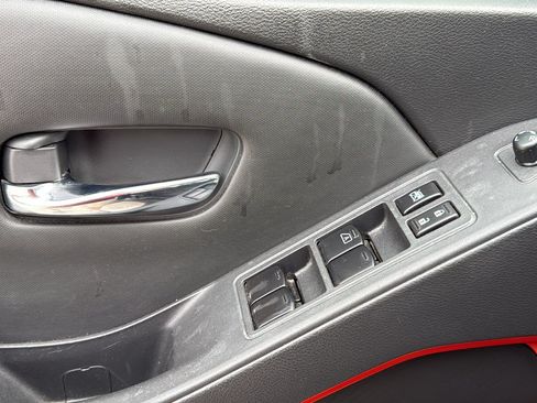 Used 2022 Nissan Frontier Pro-X RWD image 12