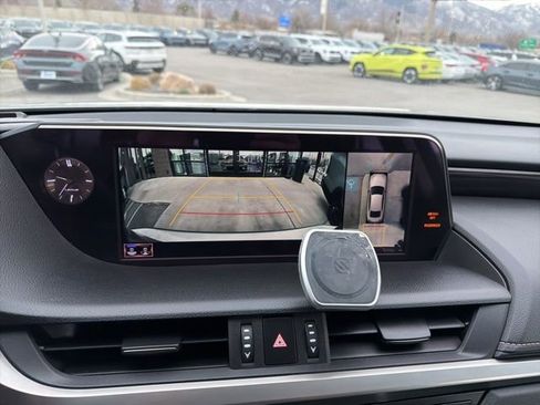 Used 2019 Lexus ES 350 350 w/ Accessory Package image 17