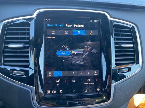 Used 2024 Volvo XC90 T8 Ultimate w/ Lounge Package image 20