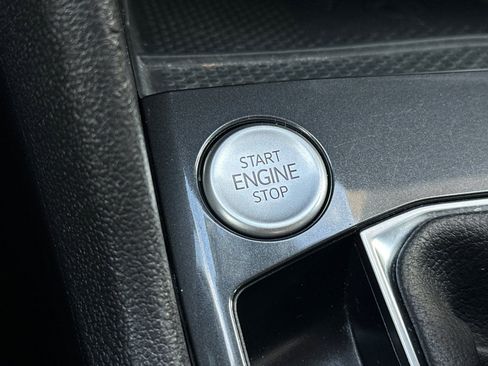 Certified 2023 Volkswagen Tiguan SE image 23