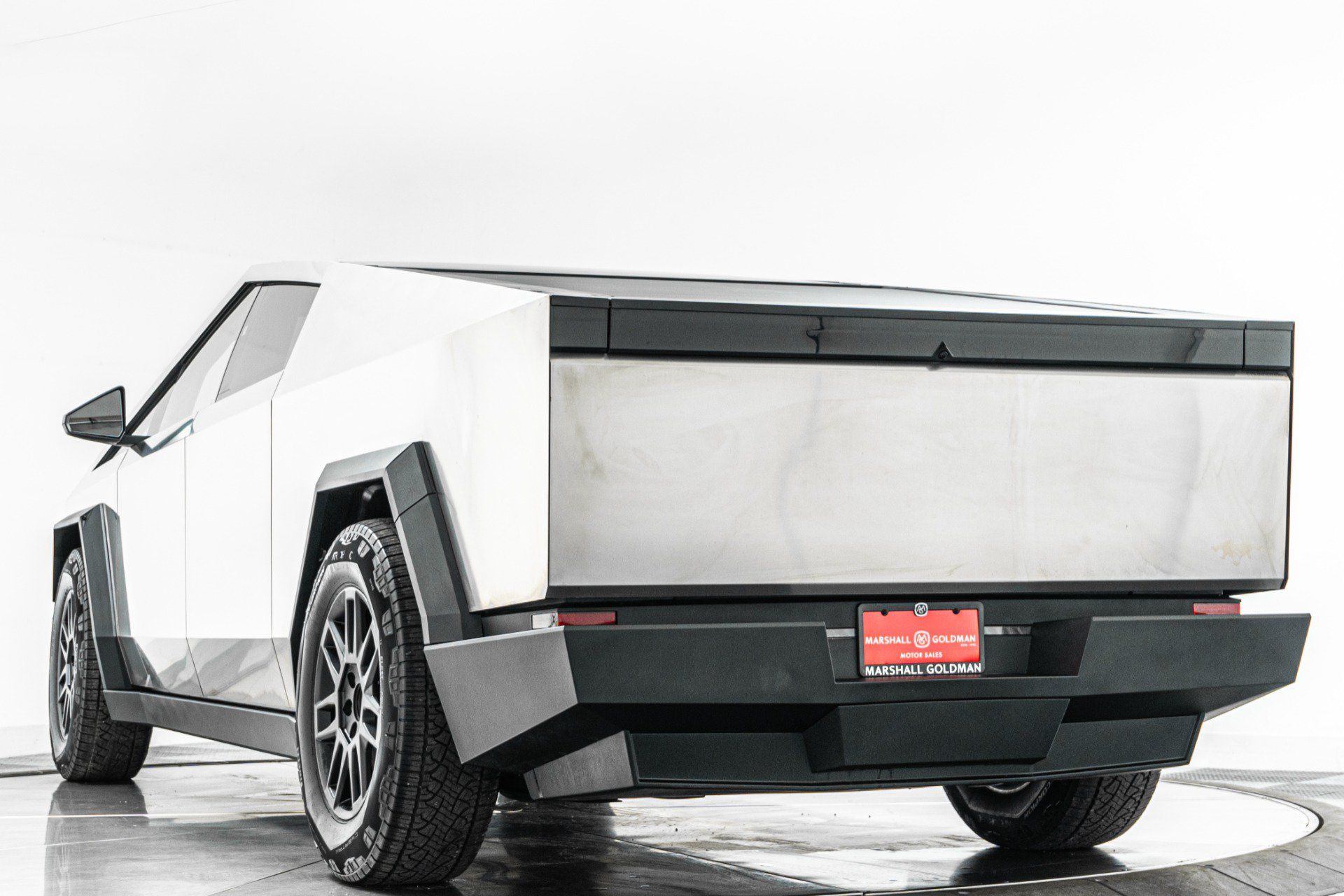 Used 2024 Tesla Cybertruck Cyberbeast AWD/4WD image 7