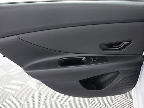 Certified 2025 Hyundai Elantra Sport image 25