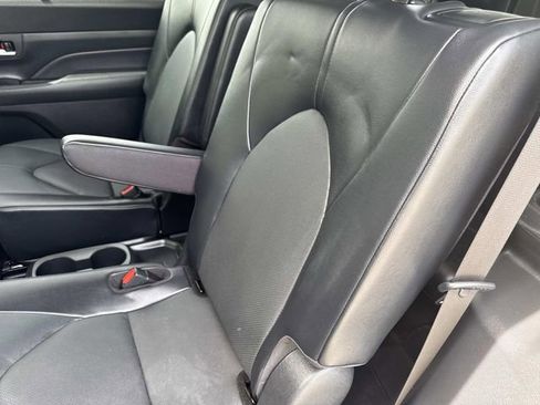 Used 2024 Toyota Grand Highlander AWD image 13