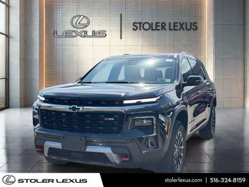 Used 2025 Chevrolet Traverse Z71 AWD/4WD image 3